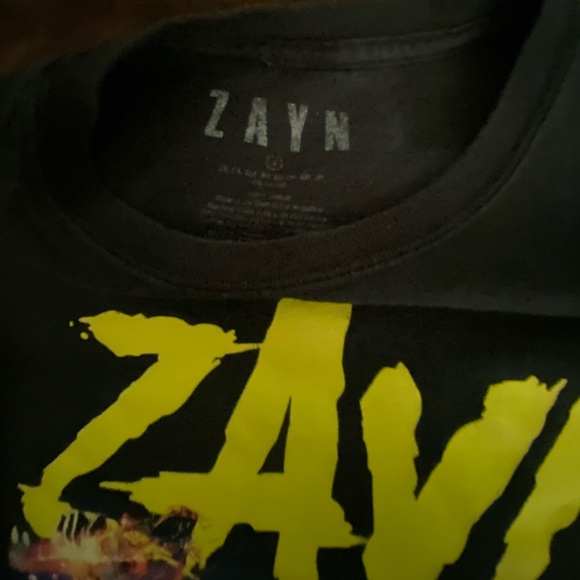 Graphic T-Shirt - Picture 3 of 4